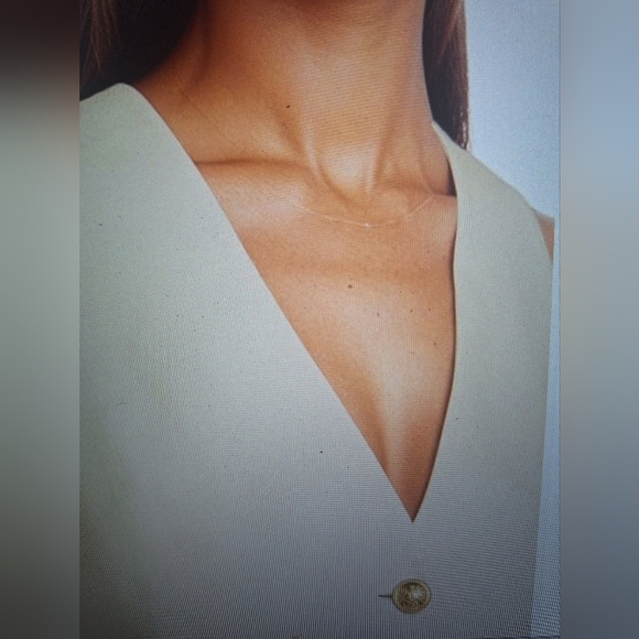 V-neck Lightweight Slim Trendy Vest With Pockets - Picture 2 of 9